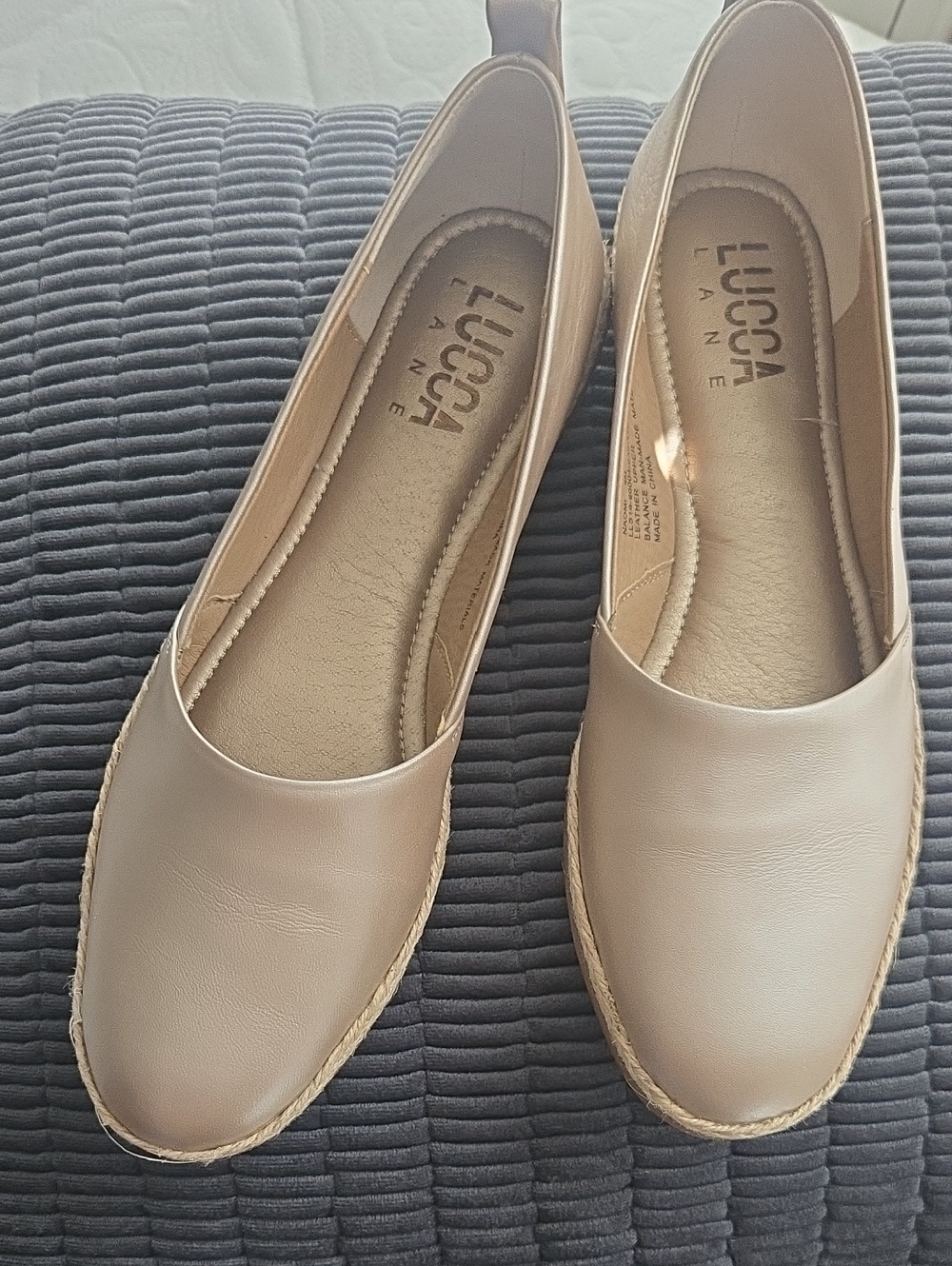 Lucca Lane Women's Taupe/gold Espadrille Flats